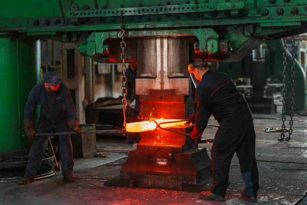 welding-factory-men